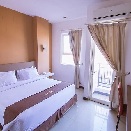 Luxpoint Hotel Baratajaya Сурабая Экстерьер фото