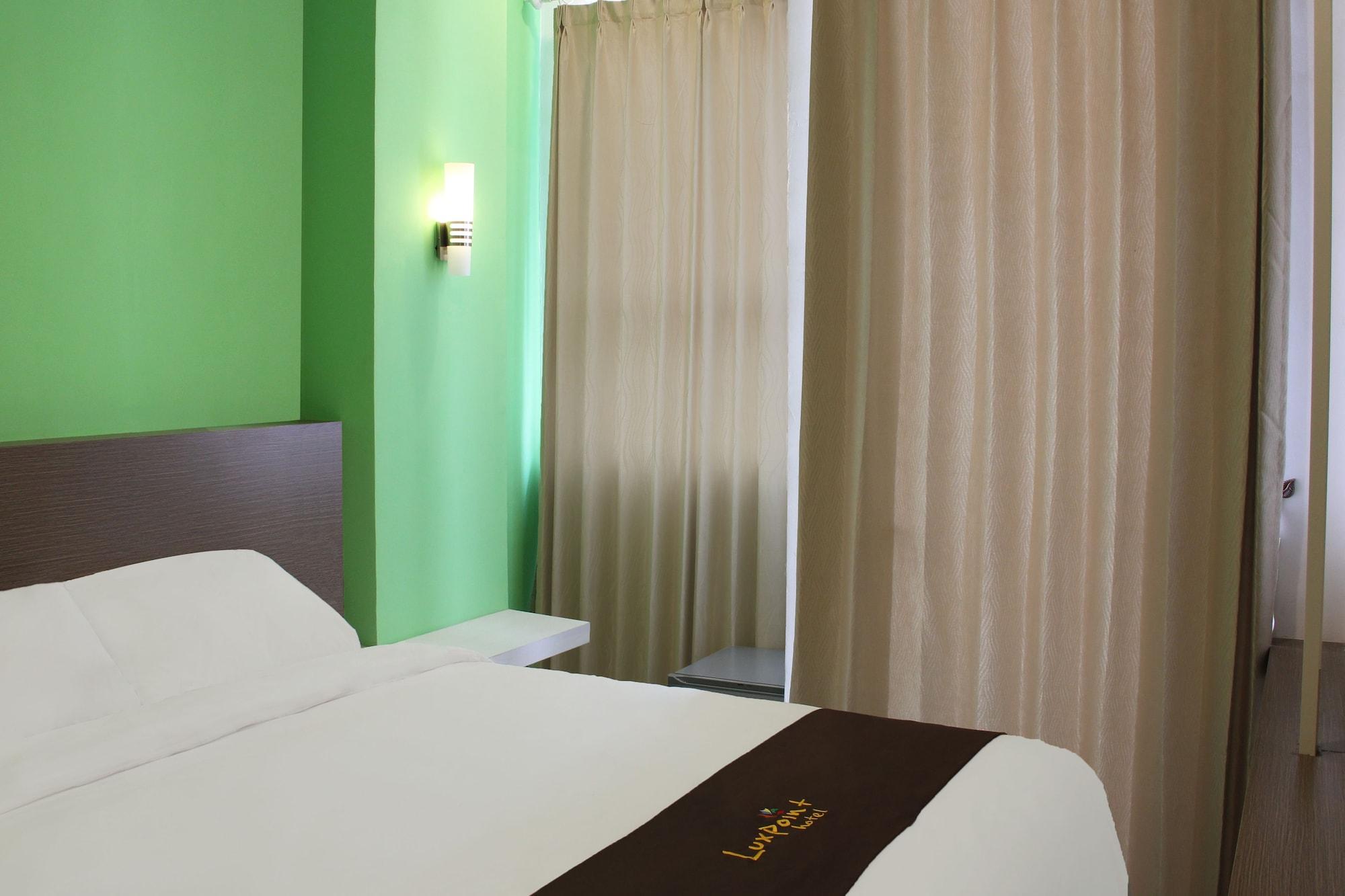 Luxpoint Hotel Baratajaya Сурабая Экстерьер фото
