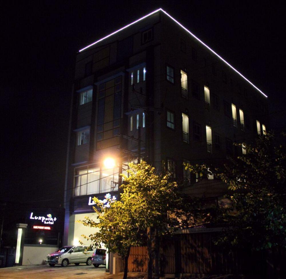 Luxpoint Hotel Baratajaya Сурабая Экстерьер фото